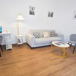 Garden House 게스트하우스