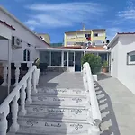 Garden بيت ضيافة 3*